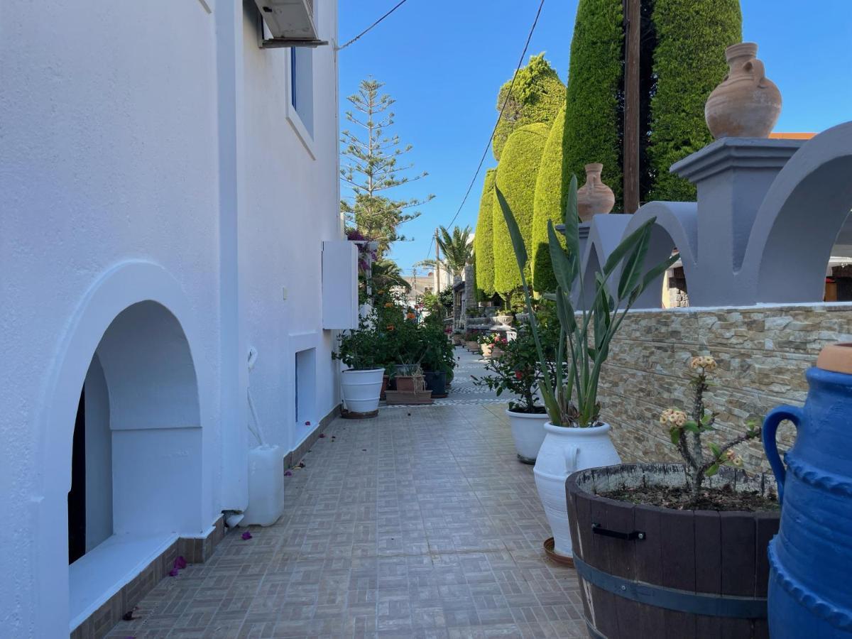 Leonidas Apartments Kamári Dış mekan fotoğraf